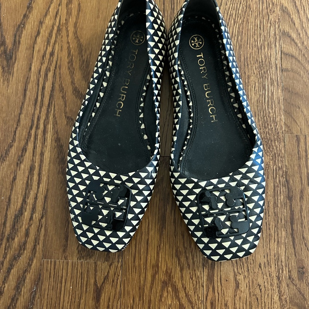 Tory Burch Geometric Black and White Flats